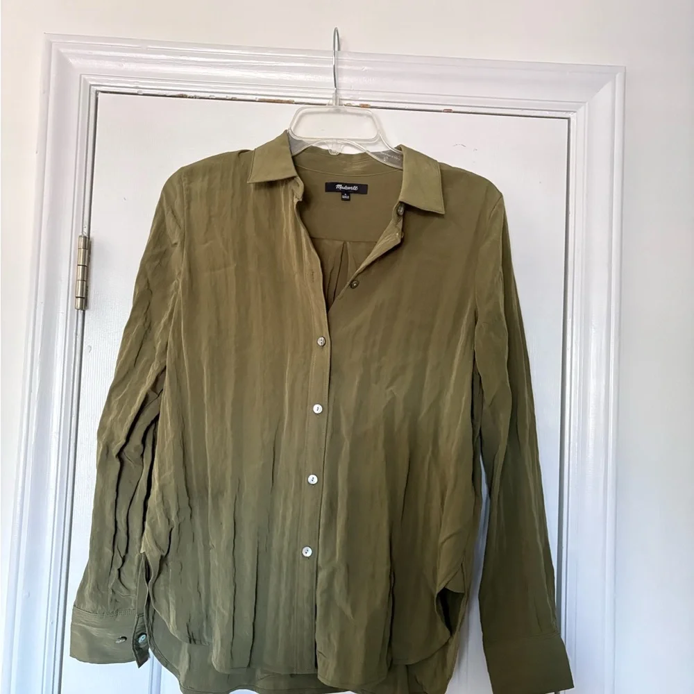 Madewell Olive Green Collared Button Up Shirt, soft silky material size sm - Picture 2 of 4